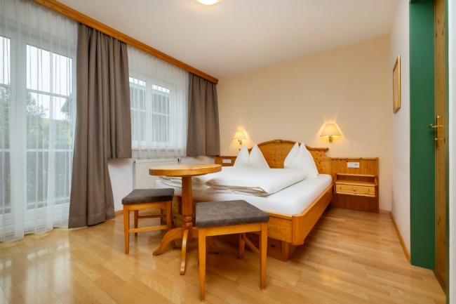 Schlafzimmer mit Balkon