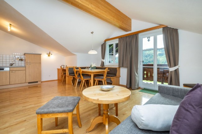 Wohnk&uuml;che mit Balkon
