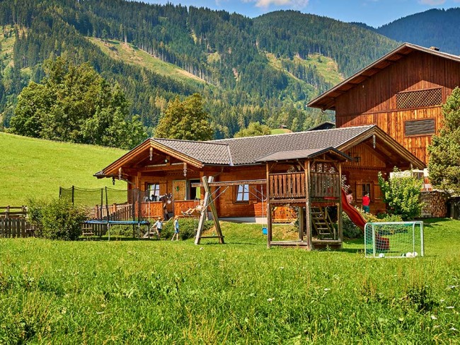 Unsere Grillhütte mitten im Grünen