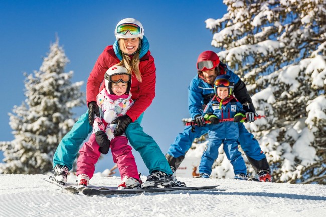 Skifahren mit der Familie © Flachau Tourismus